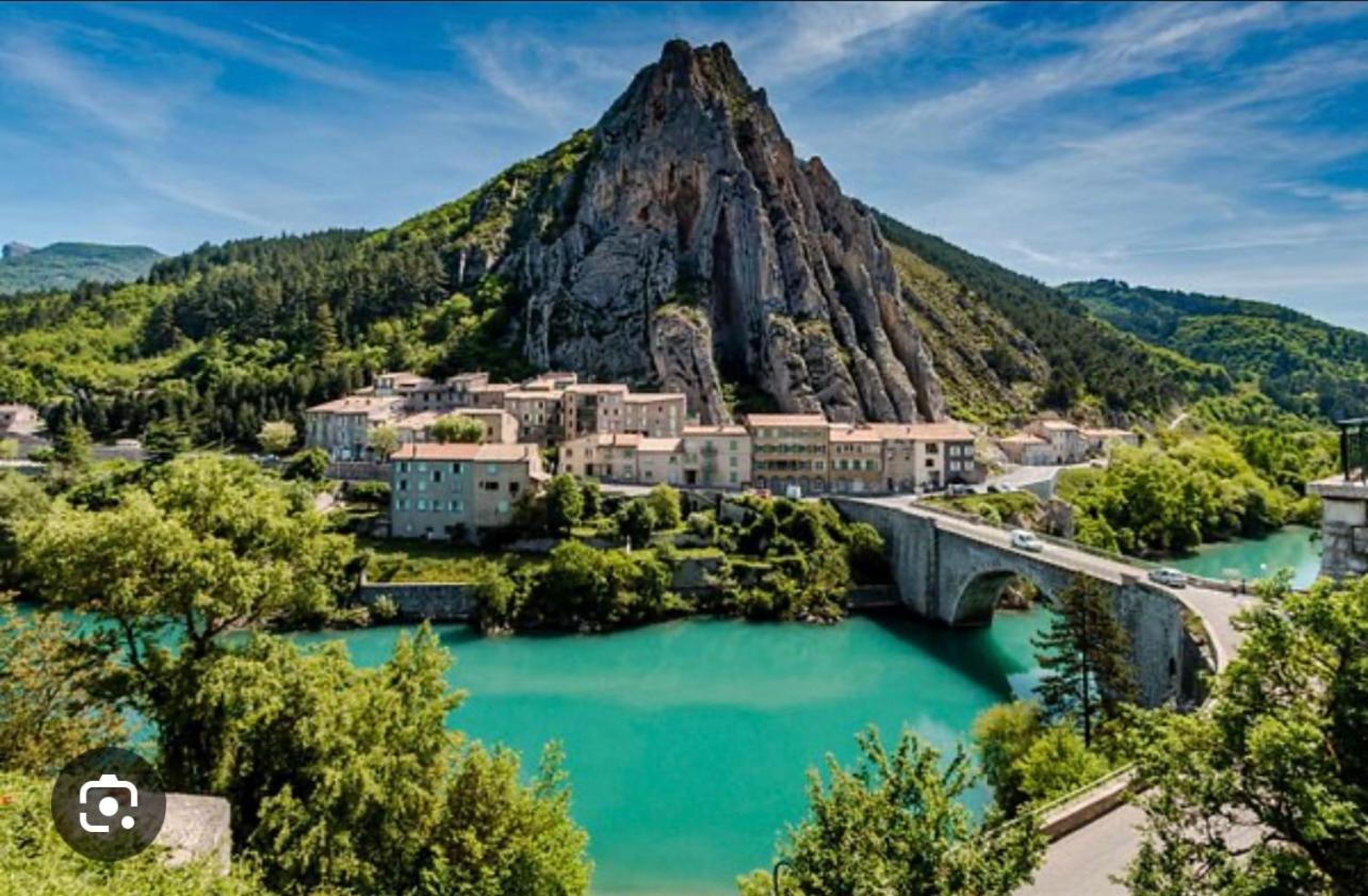 Tour De Babel Διαμέρισμα Sisteron Εξωτερικό φωτογραφία